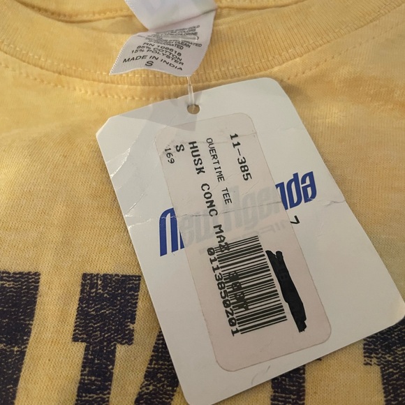 Official collegiate merch - Washington Huskies junior t-shirt - Picture 6 of 6